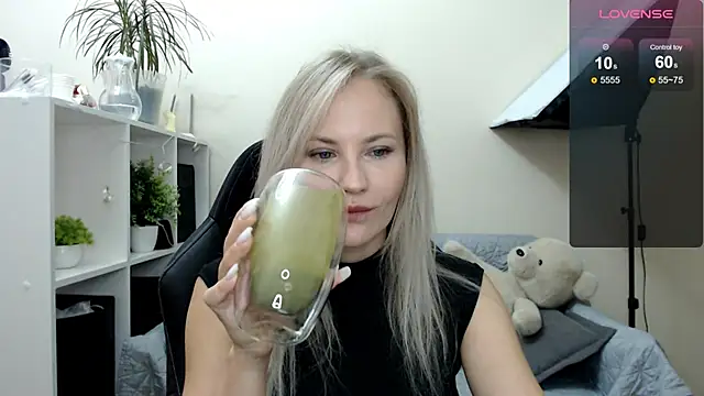 Sunny bunny6 online show from 09.22.25