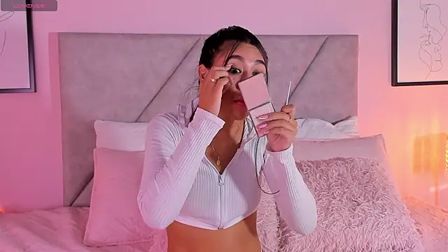 Snapshot of Emilyh_ chatting on 02.19.26 Emilyh online show from 02.19.26