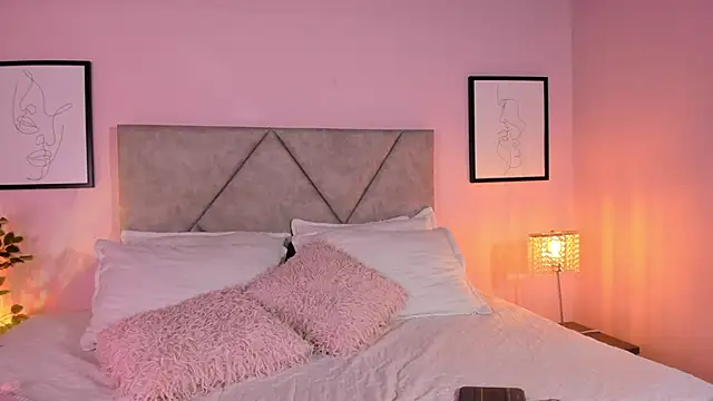 Emilyh  online show from 03.10.26