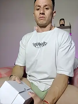 Andrewfalcon online show from 12.17.25