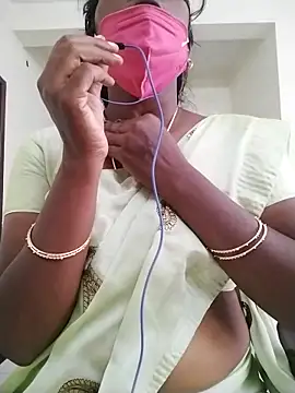 Snapshot of Preethytamilsexy chatting on 11.28.25 Preethytamilsexy online show from 11.28.25