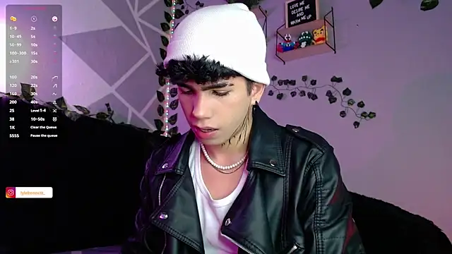 LyleBennett  online show from 12.02.24