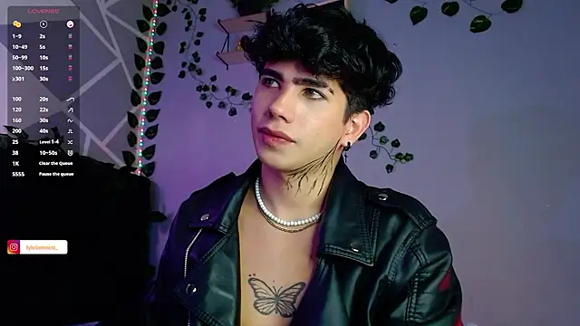 LyleBennett  online show from 12.02.24