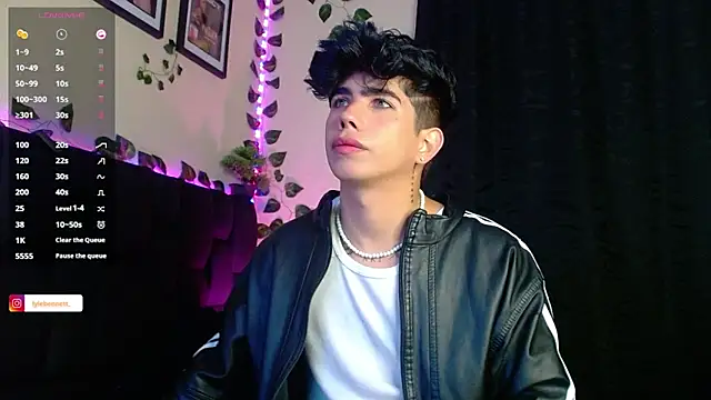 LyleBennett  online show from 01.23.25