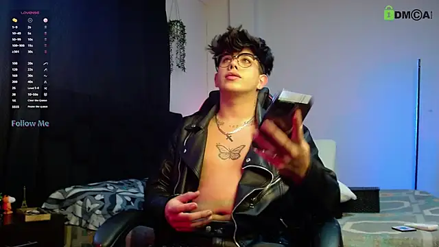 LyleBennett  online show from 11.03.25