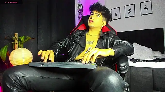 LyleBennett  online show from 07.01.26