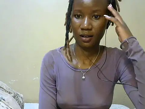 Pettite creamer 1 online show from 12.04.24