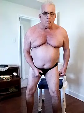 Snapshot of Shoreguy69 chatting on 03.04.26 Shoreguy69 online show from 03.04.26