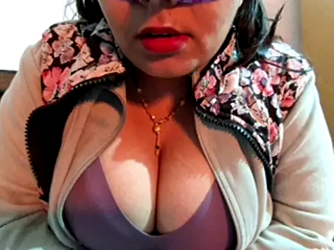 Snapshot of Anjalihotwife chatting on 12.26.24 Anjalihotwife online show from 12.26.24