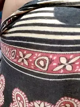 Snapshot of BERRY_00 chatting on 10.04.25 BERRY 00 online show from 10.04.25