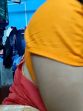 Snapshot of BERRY_00 chatting on 11.17.25 BERRY 00 online show from 11.17.25