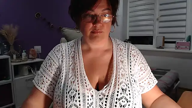 Nora Star online show from 12.28.24