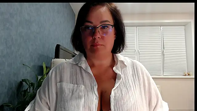 Nora Star online show from 02.19.26