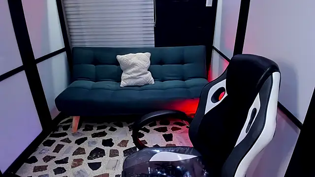 AlliceRosero online show from 09.25.25