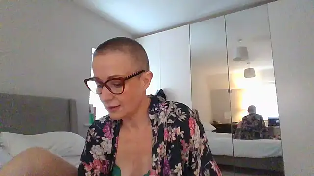 ELEGANT-ARIA36 online show from 02.05.25