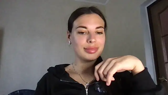 Snapshot of MoonriseGoddess chatting on 04.18.26 MoonriseGoddess online show from 04.18.26