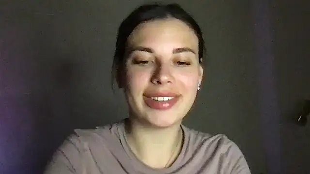 Snapshot of MoonriseGoddess chatting on 04.18.26 MoonriseGoddess online show from 04.18.26