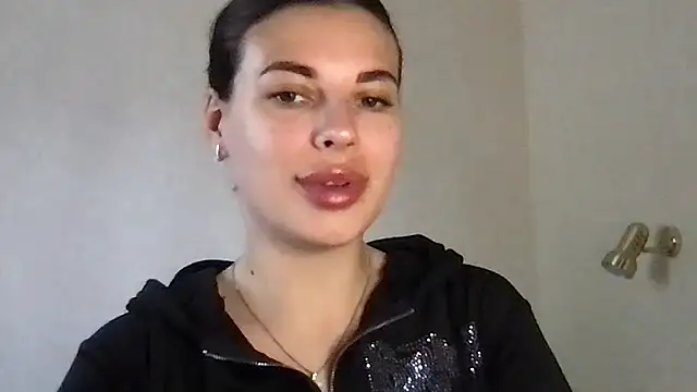 Snapshot of MoonriseGoddess chatting on 04.19.26 MoonriseGoddess online show from 04.19.26