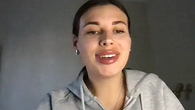 Snapshot of MoonriseGoddess chatting on 04.21.26 MoonriseGoddess online show from 04.21.26
