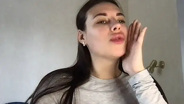 Snapshot of MoonriseGoddess chatting on 04.29.26 MoonriseGoddess online show from 04.29.26