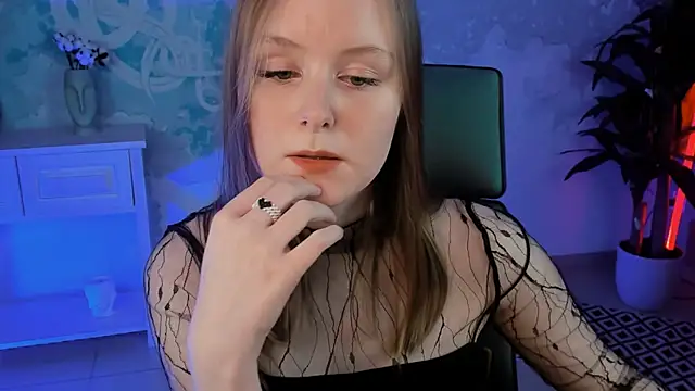 VivienLeeigh online show from 02.11.25