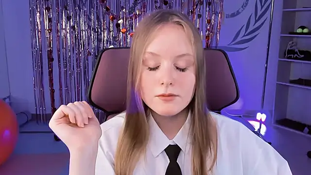 VivienLeeigh online show from 03.07.25