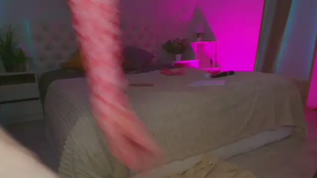 Snapshot of _Kira_Moon_ chatting on 03.13.25 Kira Moon online show from 03.13.25