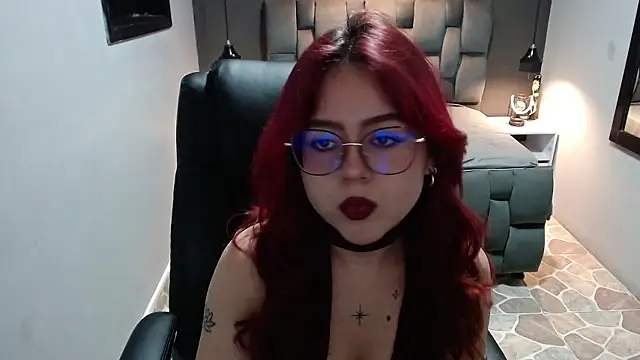 Snapshot of crimson_tati_ chatting on 12.03.24 crimson tati online show from 12.03.24