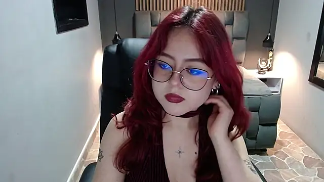 Snapshot of crimson_tati_ chatting on 12.03.24 crimson tati online show from 12.03.24