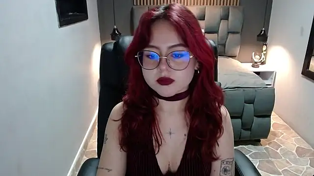 Snapshot of crimson_tati_ chatting on 12.03.24 crimson tati online show from 12.03.24