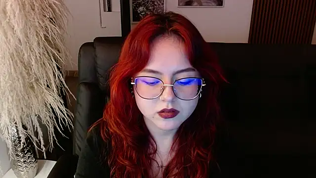 Snapshot of crimson_tati_ chatting on 12.06.24 crimson tati online show from 12.06.24