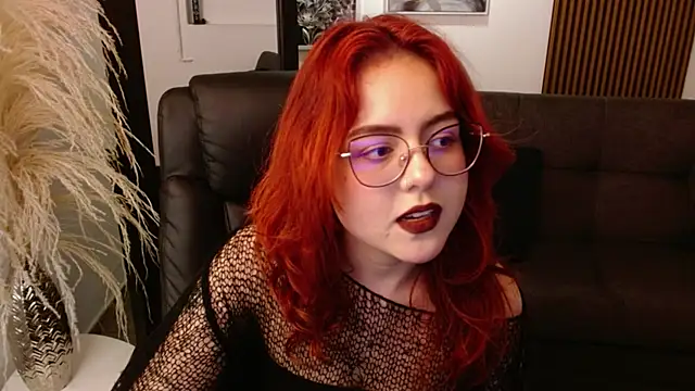 Snapshot of crimson_tati_ chatting on 01.09.25 crimson tati online show from 01.09.25