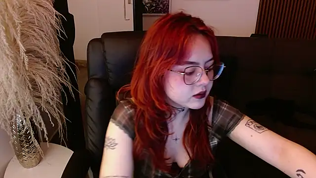 Snapshot of crimson_tati_ chatting on 01.22.25 crimson tati online show from 01.22.25