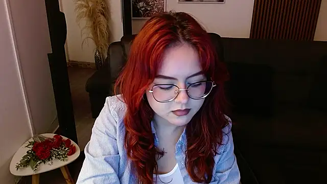 Snapshot of crimson_tati_ chatting on 02.15.25 crimson tati online show from 02.15.25