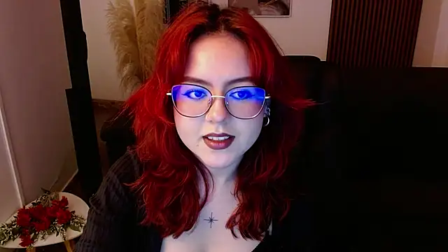 Snapshot of crimson_tati_ chatting on 03.05.25 crimson tati online show from 03.05.25