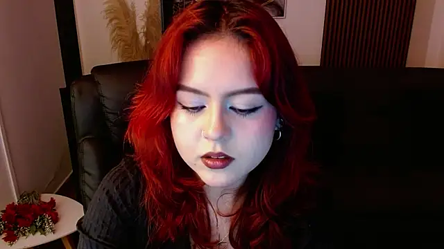 Snapshot of crimson_tati_ chatting on 03.06.25 crimson tati online show from 03.06.25