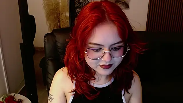 Snapshot of crimson_tati_ chatting on 03.15.25 crimson tati online show from 03.15.25