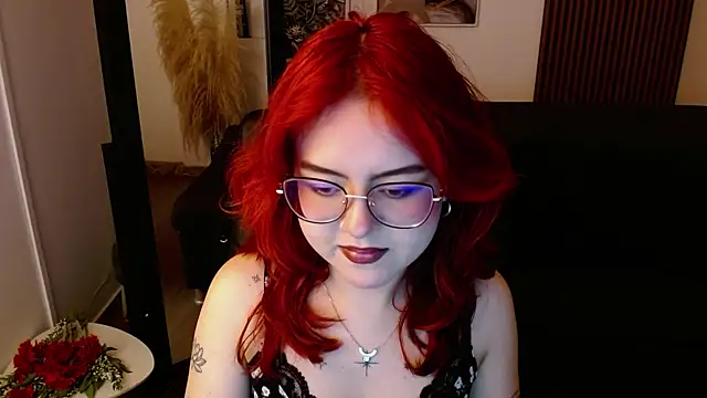 Snapshot of crimson_tati_ chatting on 03.21.25 crimson tati online show from 03.21.25