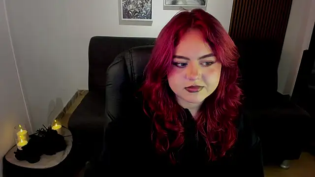 Snapshot of crimson_tati_ chatting on 09.26.25 crimson tati online show from 09.26.25