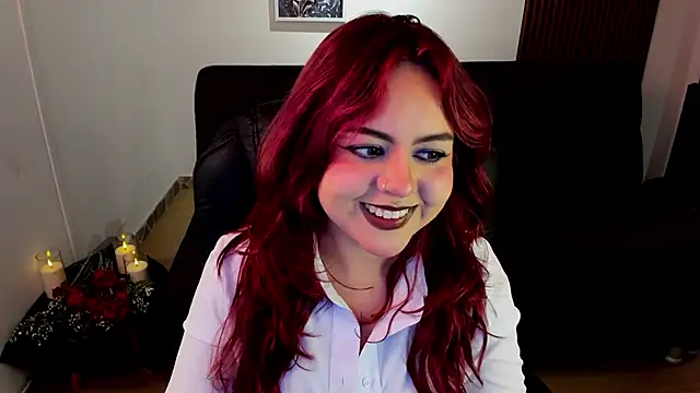 Snapshot of crimson_tati_ chatting on 10.10.25 crimson tati online show from 10.10.25