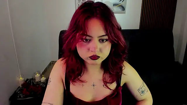 Snapshot of crimson_tati_ chatting on 11.05.25 crimson tati online show from 11.05.25