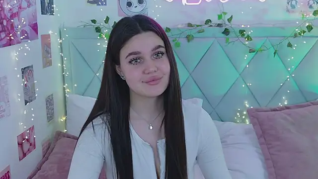 Snapshot of RihannaRose chatting on 01.25.25 RihannaRose online show from 01.25.25