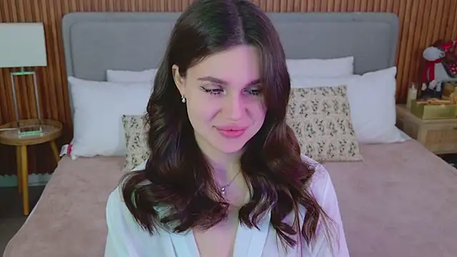 Snapshot of RihannaRose chatting on 11.29.25 RihannaRose online show from 11.29.25