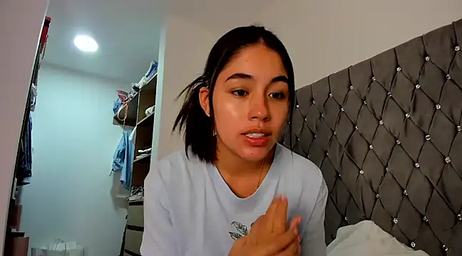 Snapshot of AriaMontgomery chatting on 12.20.24 AriaMontgomery online show from 12.20.24