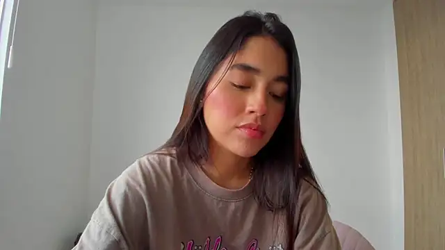 Snapshot of AriaMontgomery chatting on 12.01.25 AriaMontgomery online show from 12.01.25