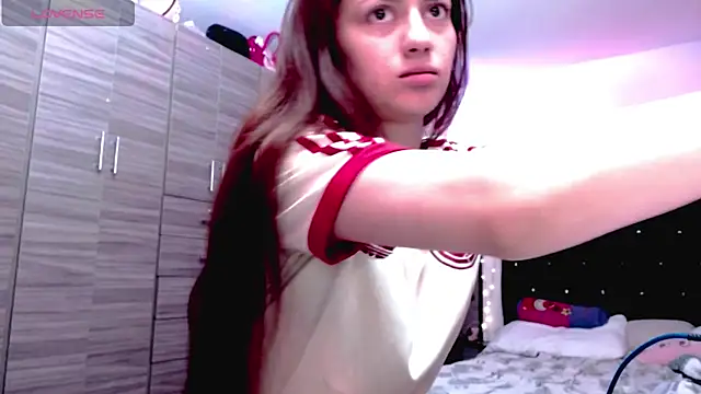 Snapshot of holy_juli chatting on 02.01.26 holy juli online show from 02.01.26