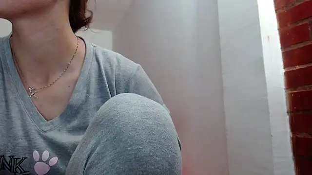 holy juli online show from 03.10.26