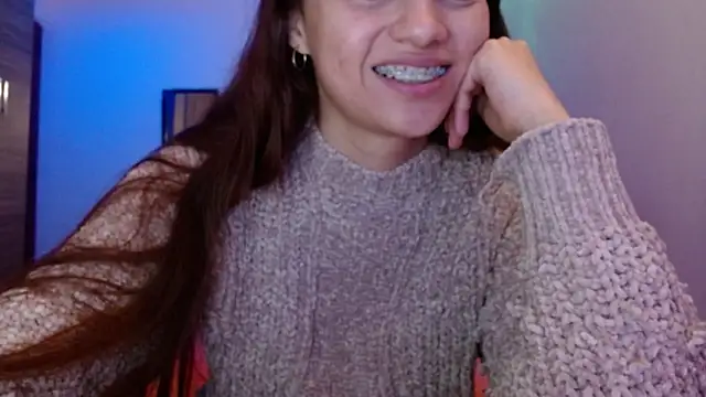 holy juli online show from 04.18.26