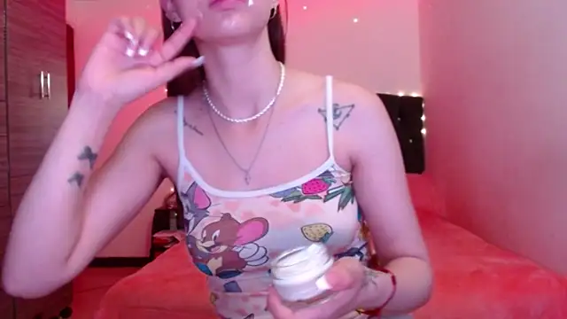 holy juli online show from 05.12.26
