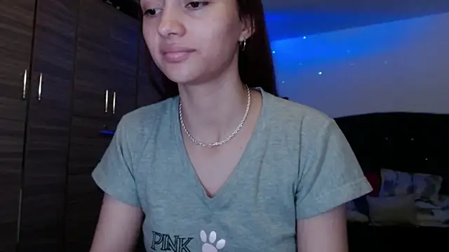 Snapshot of holy_juli chatting on 06.08.26 holy juli online show from 06.08.26